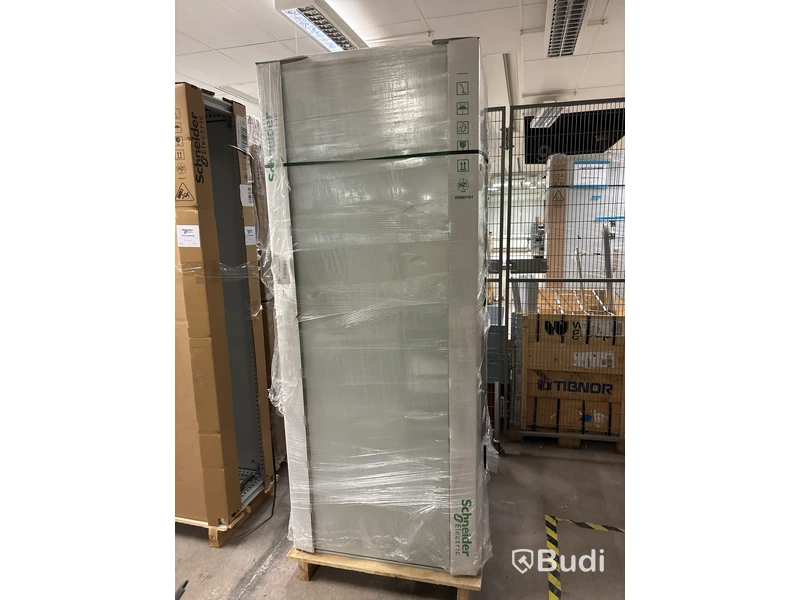 2 st nya golvskåp Schneider NSYSF20850SIDSE
