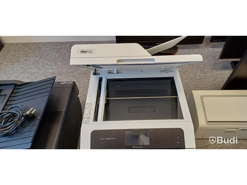 Skrivare och scanner - laser - Brother MFC-9930CDW