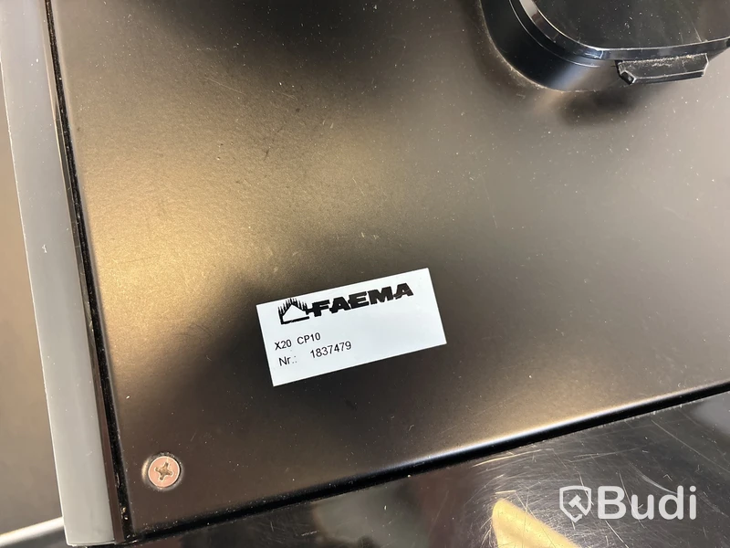 Kaffemaskin Faema X20 CP10 med mjölkkyl Vitrifrigo FG10I
