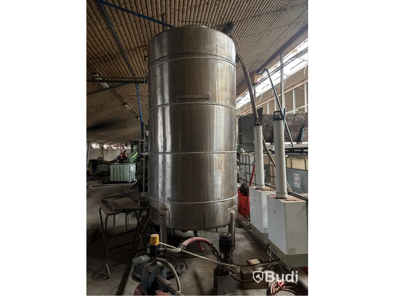 Rostfri tank 5000 L med värmare & pumpar