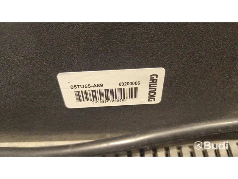 1 st Grundig TV på rullstativ.