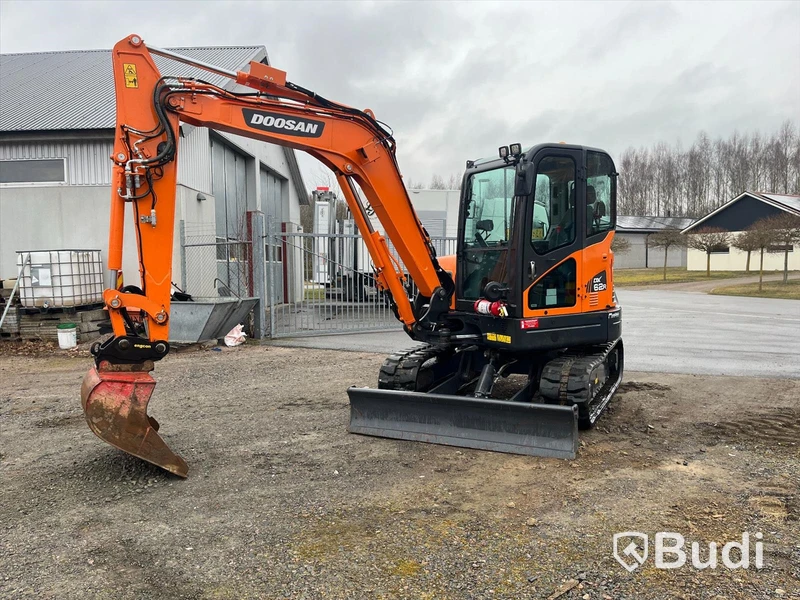 Minigrävare Doosan DX 62 R-3 -2022 med Engcons tiltrotator.