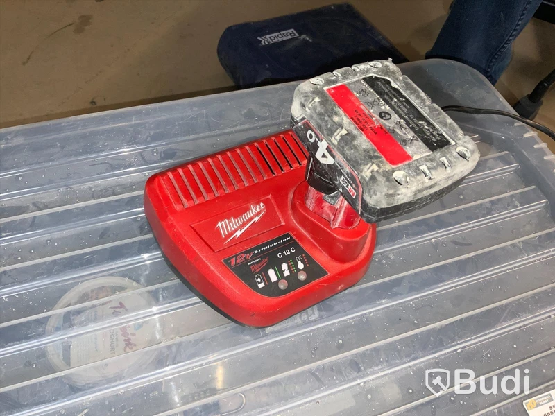 Tigersåg, Milwaukee M12 CHZ ink 2 batteri och 1 st laddare