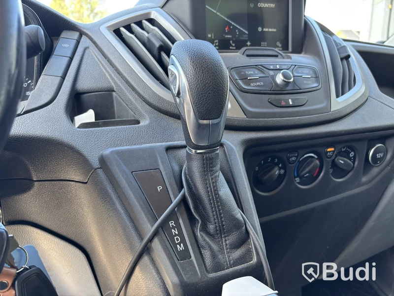 Ford Transit 350 Chassis Cab 2.0 TDCi SelectShift -2018 | Zepro