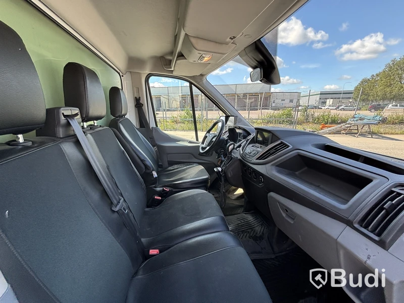 Ford Transit 350 Chassis Cab 2.0 TDCi SelectShift -2018 | Zepro