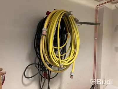 Elkablage, vattenslang, skottkärra & redskap