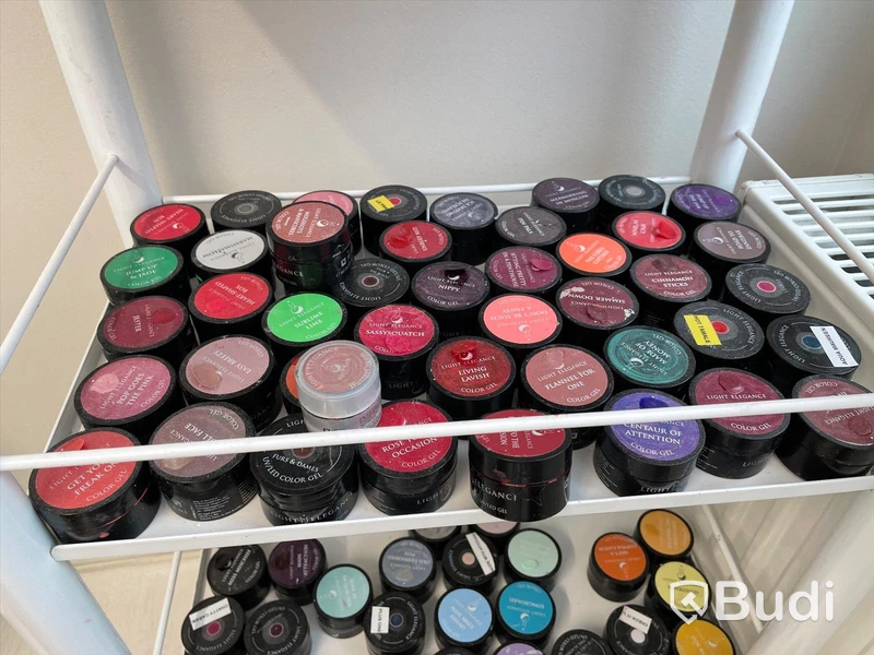 Parti med div nagelskulpturmaterial OBS! Öppnade produkter