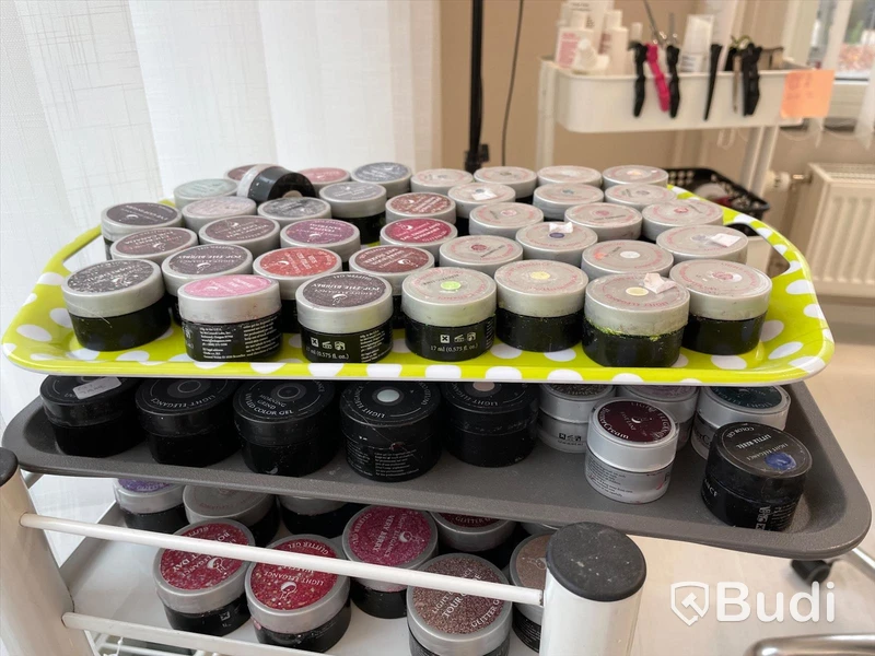 Parti med div nagelskulpturmaterial OBS! Öppnade produkter