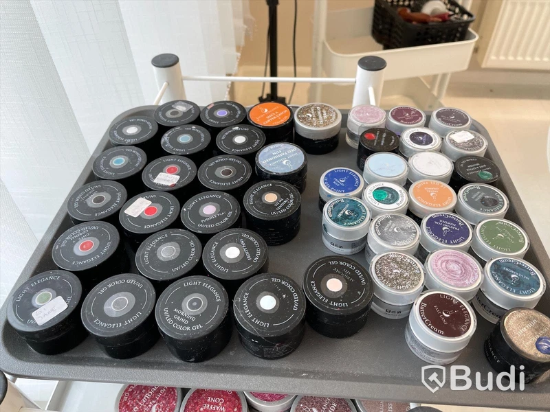 Parti med div nagelskulpturmaterial OBS! Öppnade produkter
