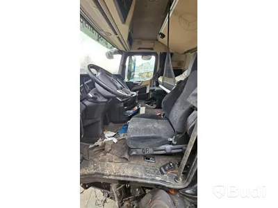 Lastbil MERCEDES-BENZ 963-4-C 2013 Krockskadad