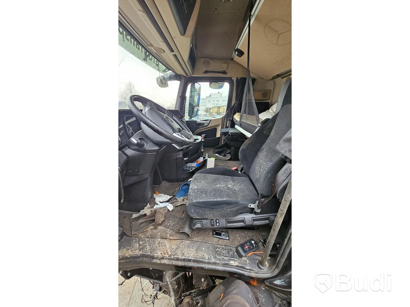 Lastbil MERCEDES-BENZ 963-4-C 2013 Krockskadad