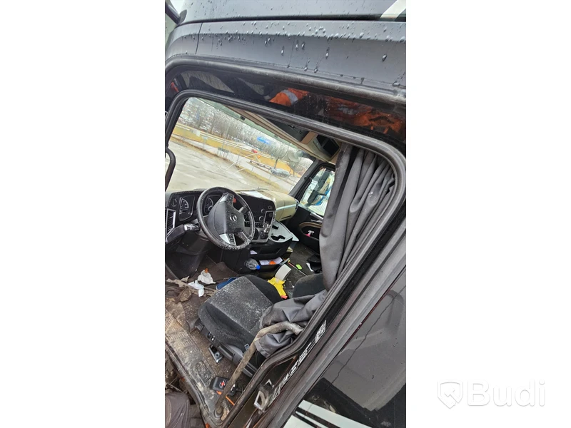 Lastbil MERCEDES-BENZ 963-4-C 2013 Krockskadad