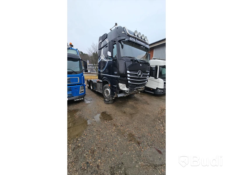 Lastbil MERCEDES-BENZ 963-4-C 2013 Krockskadad