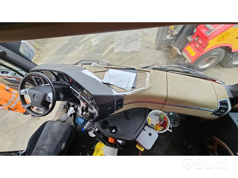 Lastbil MERCEDES-BENZ 963-4-C 2013 Krockskadad