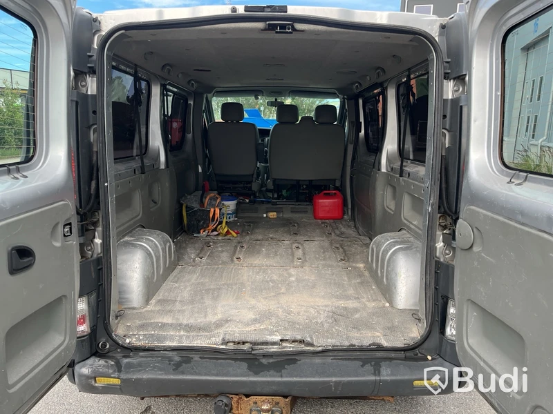 Skåpbil Nissan Primastar Combi 2.5 dCi -2006 | Manuell | 135hk