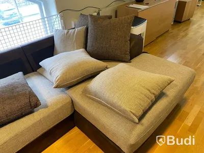 Soffa - u-form i delar B 385 D höger 160 D vänster 240 med diverse kuddar