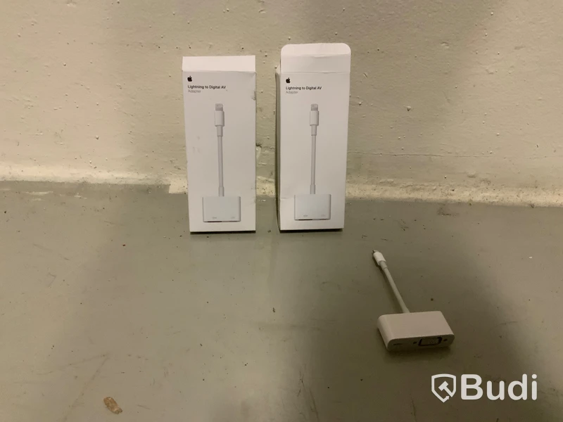 3st Apple-adapters, 2x Apple Lightning till HDMI samt 1st Apple Lightning till VGA