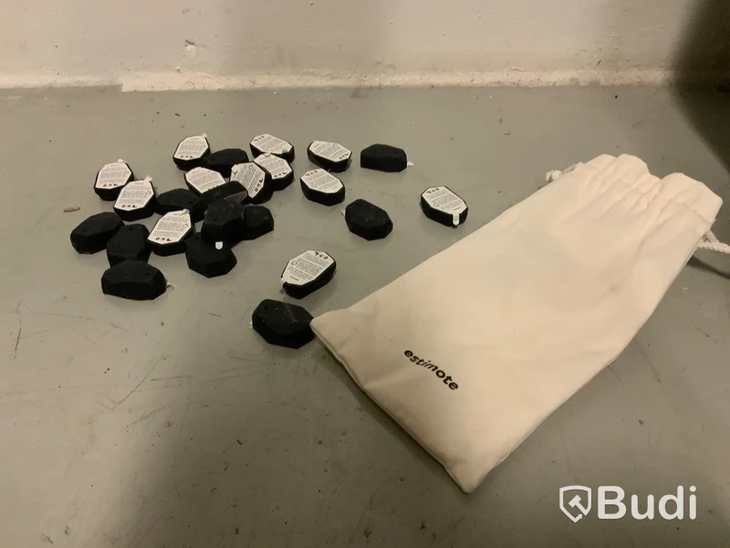 24 st Estimote Bluetooth beacons