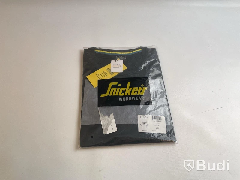 Parti med t-shirt/pike, olika modeller och storlekar, Ord. pris inkl. moms: ca 2000 kr