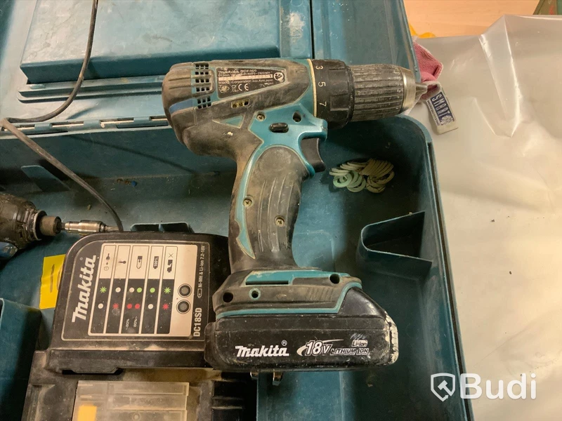 Makita 2 st Skruvdragare DLX 2014Kit 2 st 18 Volt, batteri och laddare