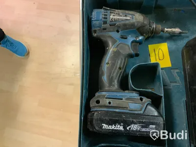 Makita 2 st Skruvdragare DLX 2014Kit 2 st 18 Volt, batteri och laddare