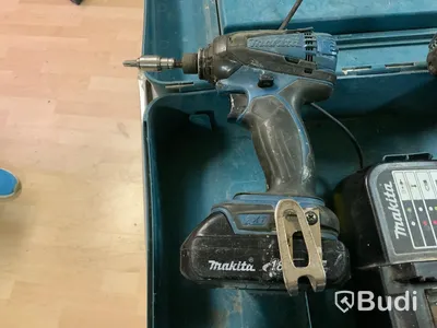 Makita 2 st Skruvdragare DLX 2014Kit 2 st 18 Volt, batteri och laddare
