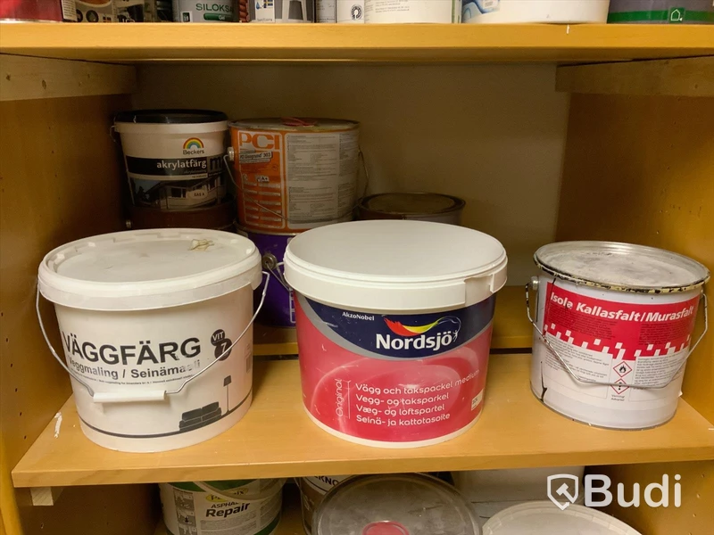 Färger i parti diverse fabrikat och sorter måna burkar öppnade