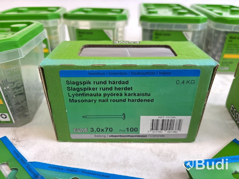 Parti med spik, skruv, vinkelkrok m.m från Essve