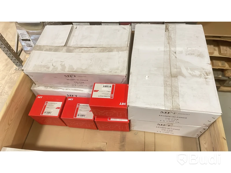 4 st. Kartonger MFT klammer. 8x5000-pack + 4 st. Askar, 30x11 mm, se beskrivning. Totalt ord. pris inkl. moms: ca 10.285 kr