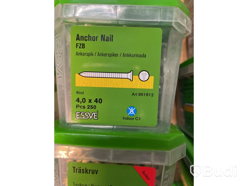 Parti med skruv, spik, plug, bits och nittång. Essve, Ord. pris inkl. moms: ca 28000 kr