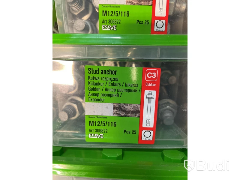 Parti med skruv, spik, plug, bits och nittång. Essve, Ord. pris inkl. moms: ca 28000 kr