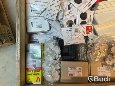 Fyndlåda. Parti med blandade produkter, Ord. pris inkl. moms: ca 30.000 kr