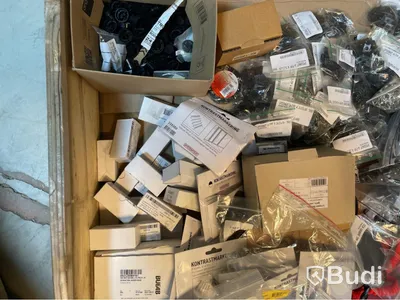 Fyndlåda. Parti med blandade produkter, Ord. pris inkl. moms: ca 30.000 kr