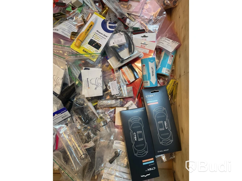Fyndlåda. Parti med blandade produkter, Ord. pris inkl. moms: ca 6000 kr