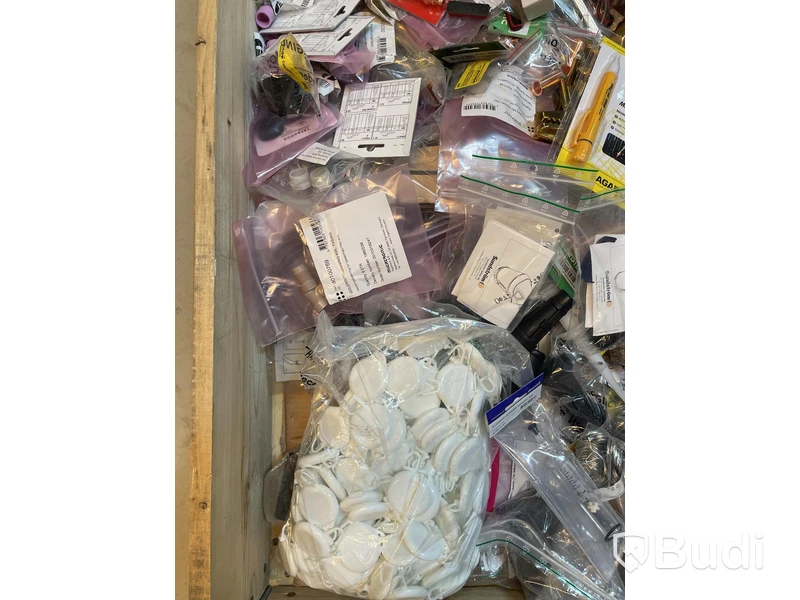 Fyndlåda. Parti med blandade produkter, Ord. pris inkl. moms: ca 6000 kr