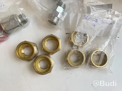 Diverse bultar och kopplingar, olika märken och modeller