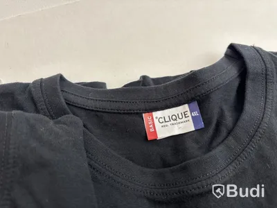 Parti med långärmade T-shirts i olika märken, modeller och storlek