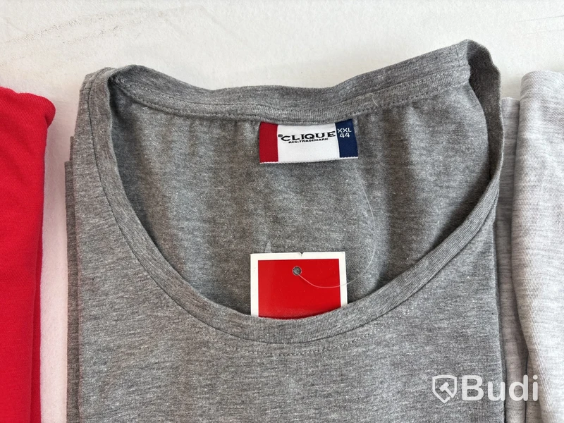 Parti med T-shirts dam, olika modeller, märken och storlek