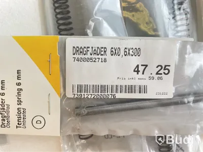Parti med dragfjädrar och tryckfjädrar Grunda, olika modeller