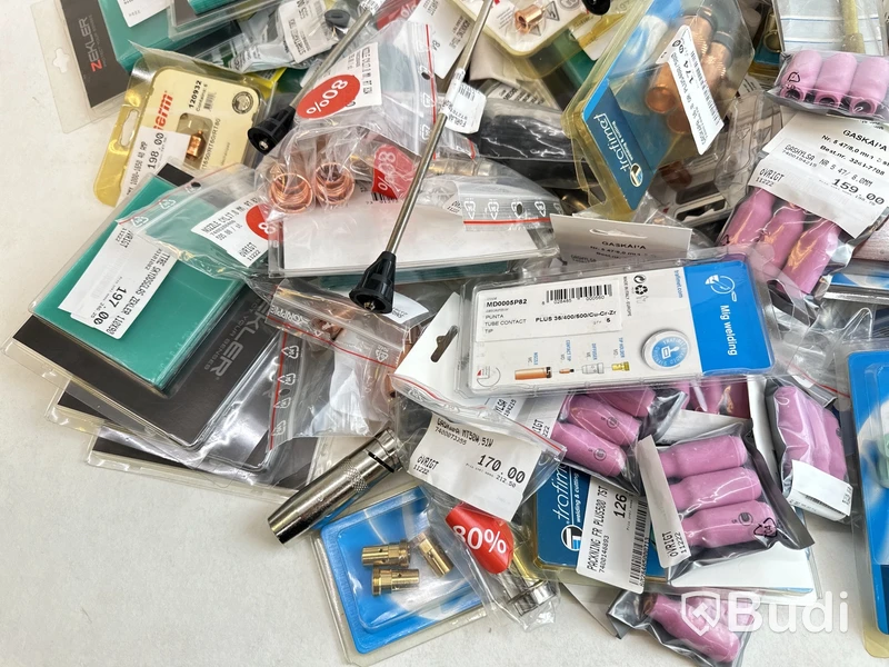 Parti med diverse svetsrelaterade produkter
