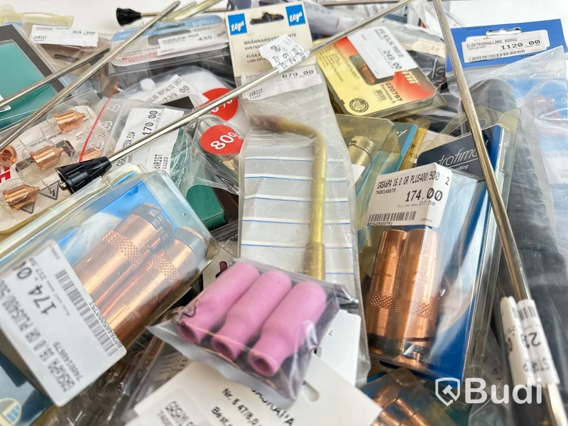 Parti med diverse svetsrelaterade produkter