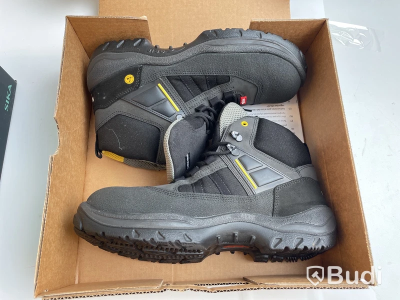 1 par Sandaler Sika motion och 1 par skydds- och arbetsskor Jalas, stl. 44
