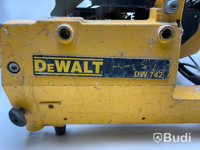Bordssåg, DeWALT DW 742. OBS saknar riktlinjal