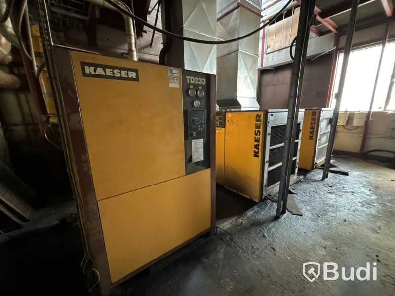 2 st kompressorer & lufttork Kaeser CS121