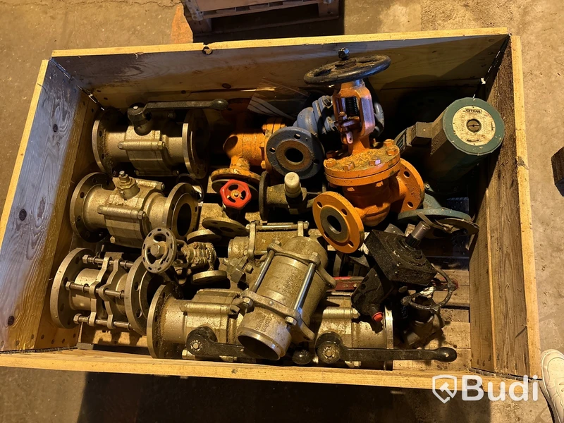 1 pall med blandade ventiler - ca 15 st
