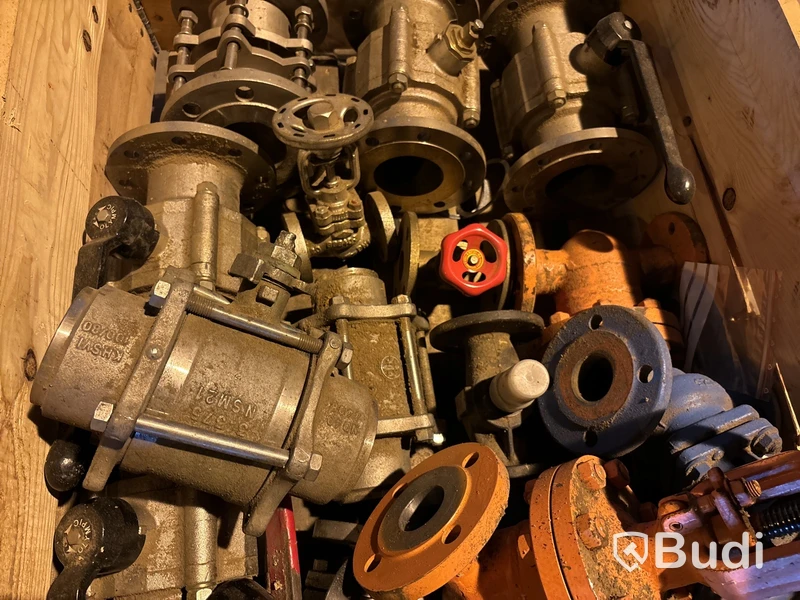 1 pall med blandade ventiler - ca 15 st