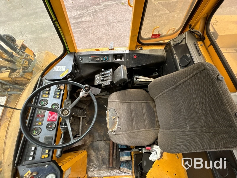Hjullastare Volvo L90 | 26230h | 1989