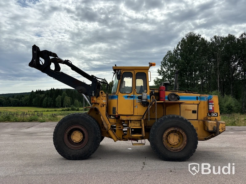 Hjullastare Volvo L90 | 26230h | 1989