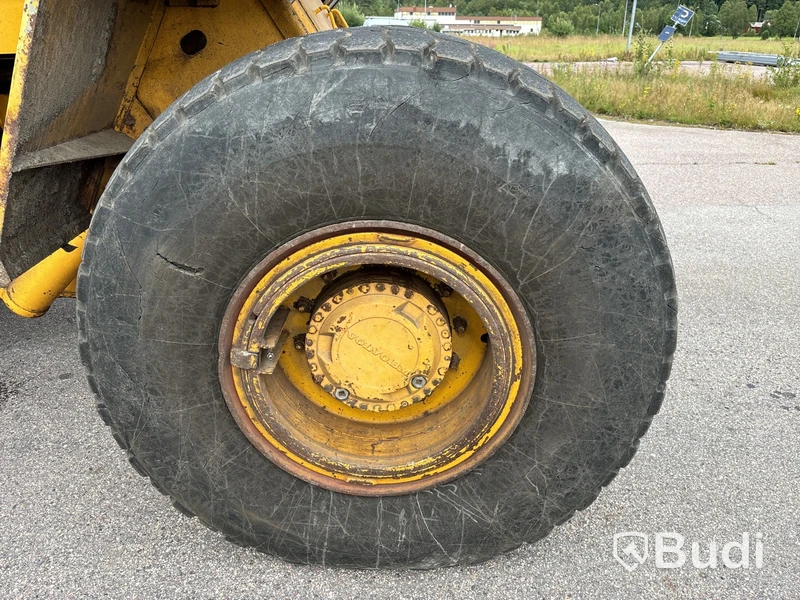 Hjullastare Volvo L90 | 26230h | 1989