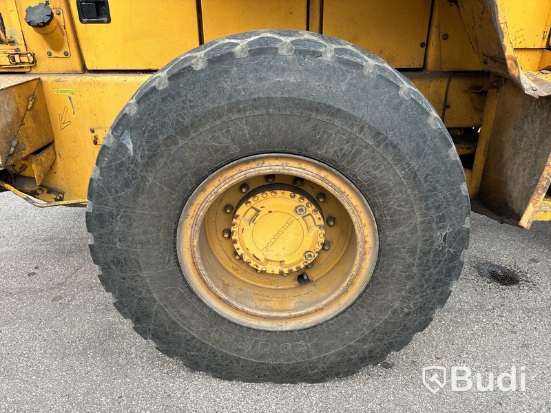 Hjullastare Volvo L90 | 26230h | 1989
